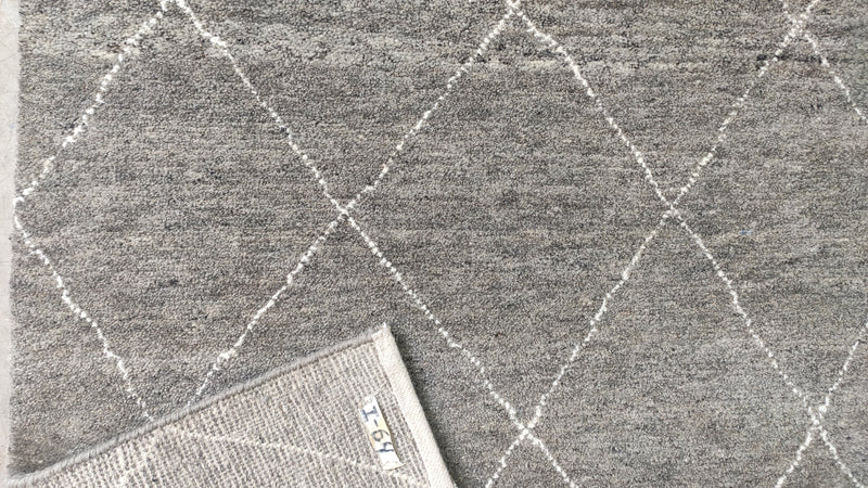 Ignatious 6x9.3 Grey and White Hand-Knotted Rug | Banana Manor Rug Company