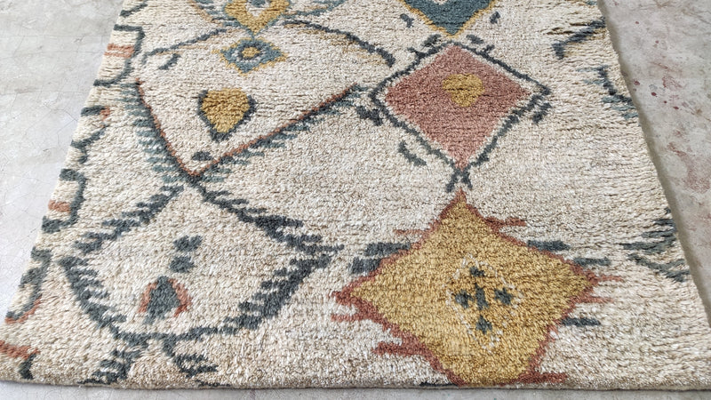 Izzy 4x6 Beige Hand-Knotted Rug