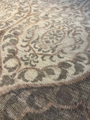 Arcangela 5x7.9 Ivory and Grey Hand-Knotted Modern Rug | Banana Manor Rug Company