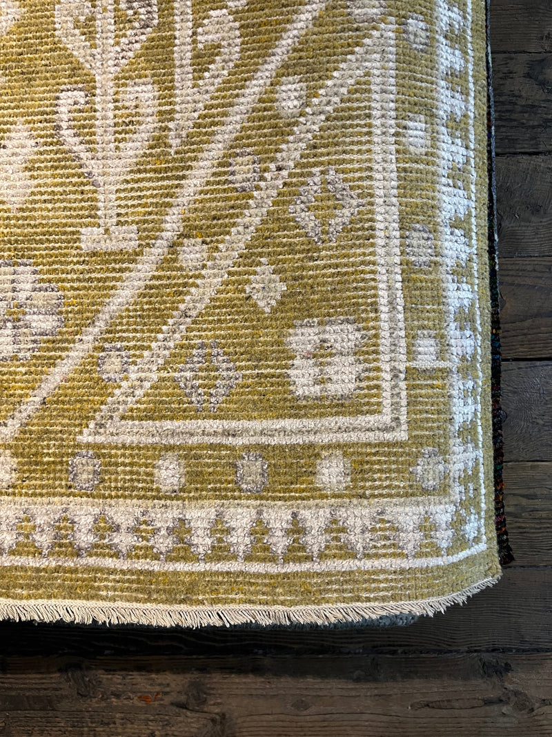 Jane March 5.3x8.6 Gold and Ivory Hand-Knotted Oushak Rug | Banana Manor Rug Company