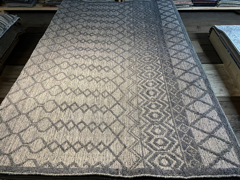 Portland 5x7.9 Hand-Knotted Grey Rug (Multiple Styles) | Banana Manor Rug Company