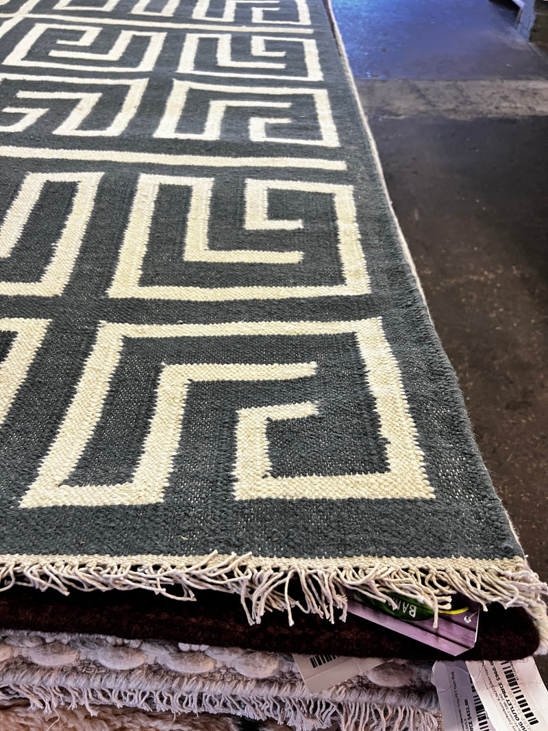 Jimmy the Greek 6.6x9.9 Green and White Handwoven Durrie Rug