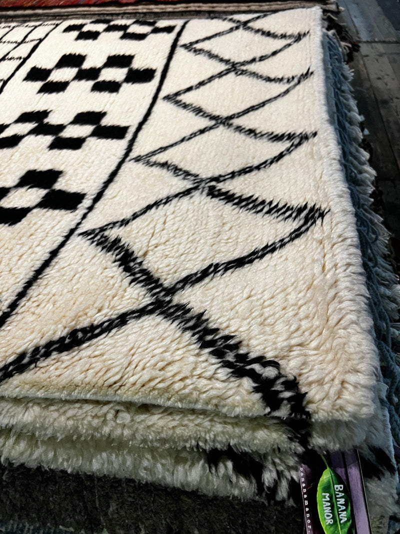 Addis 4.6x6.6 White and Black Moroccan Style Rug | Banana Manor Rug Factory Outlet