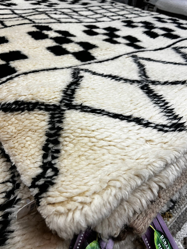 Addis 4.6x6.6 White and Black Moroccan Style Rug | Banana Manor Rug Company