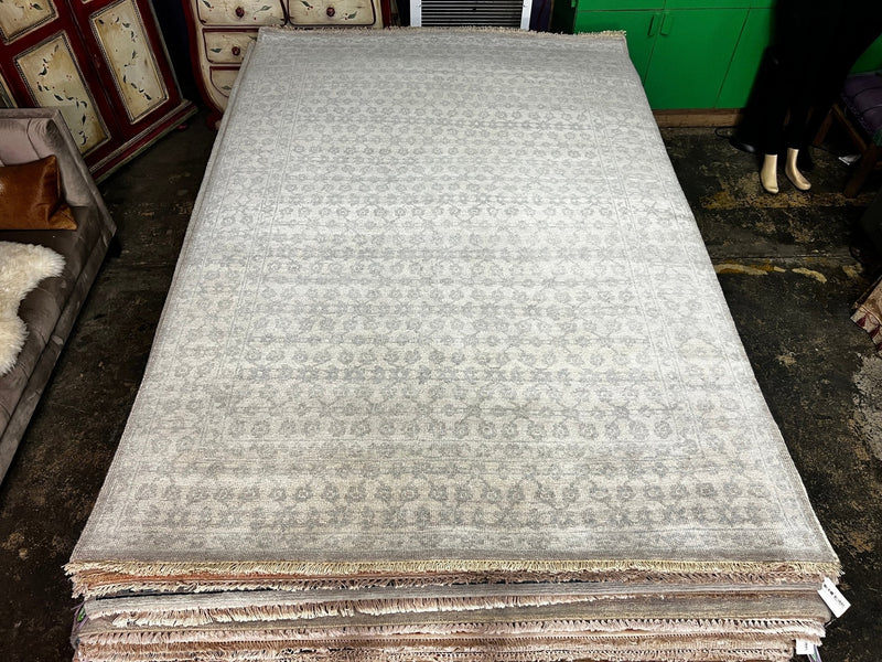 Alexis Pearl Silver and Grey Hand-Knotted Lichi Rug 6x9 | Banana Manor Rug Company