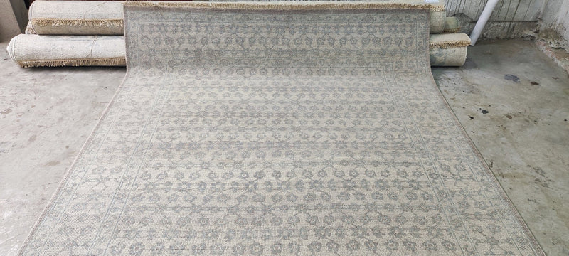 Alexis Pearl Silver and Grey Hand-Knotted Lichi Rug 6x9 | Banana Manor Rug Company