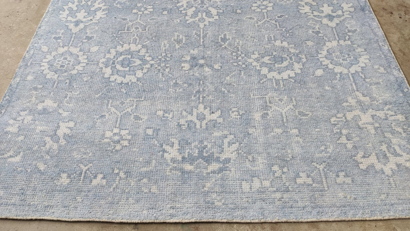 Americano 5.6x8.6 blue and Ivory Handwoven PET Yarn Oushak Rug | Banana Manor Rug Company