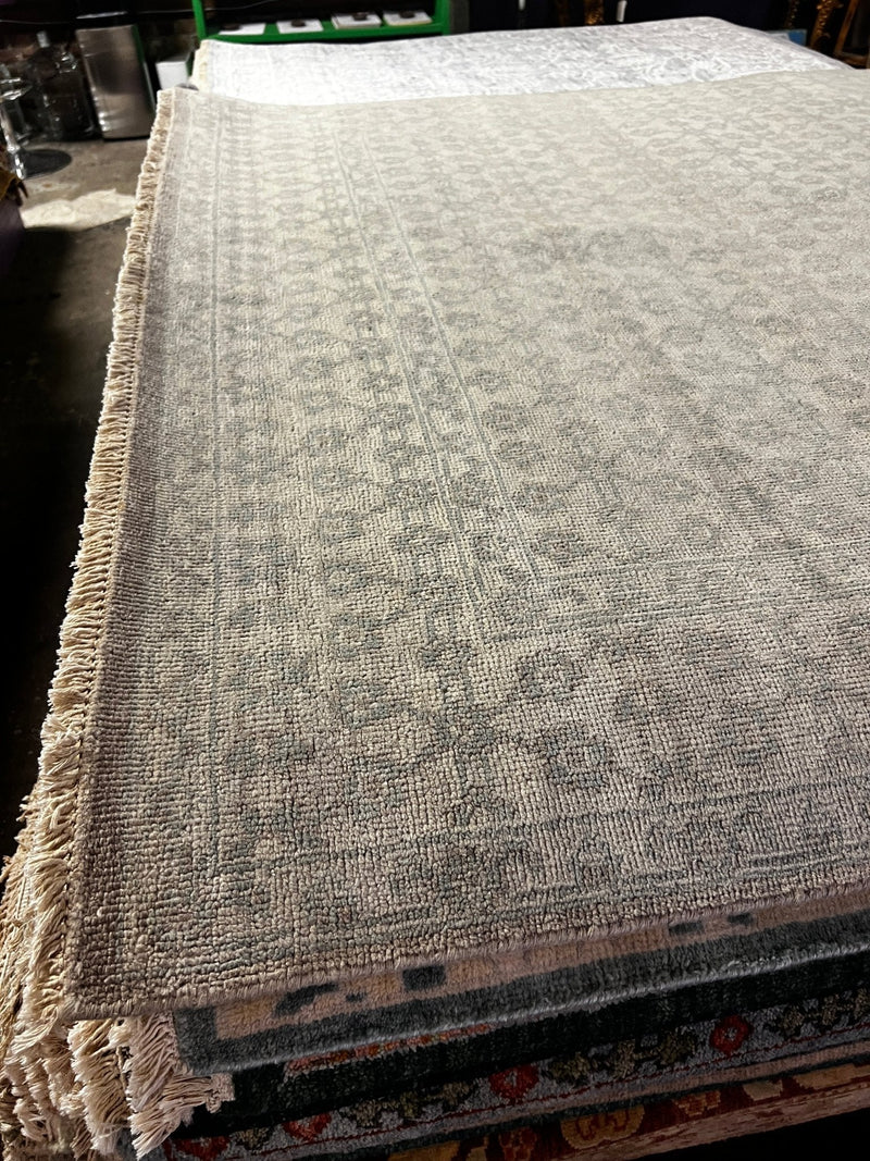 Amilee Wendt 6x8.9 Silver and Grey Hand-Knotted Lichi Rug | Banana Manor Rug Factory Outlet