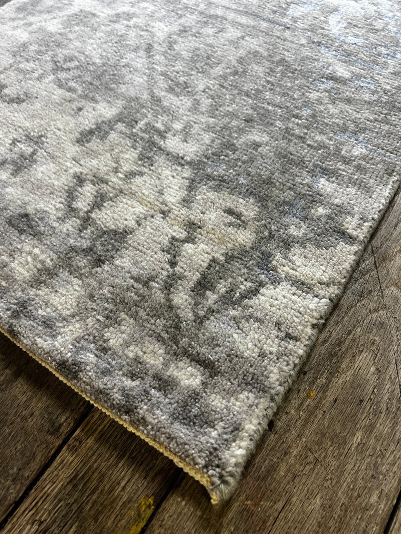 "Aneletta" Light and Dark Grey Hand-Knotted Modern 8x10 | Banana Manor Rug Company