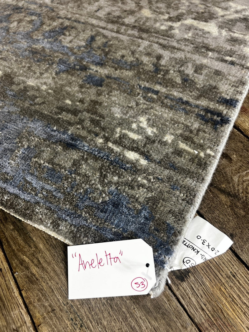 "Aneletta" Light and Dark Grey Hand-Knotted Modern 8x10 | Banana Manor Rug Company