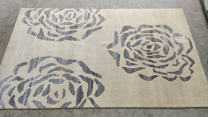 Anemone 4.9x8 Ivory and Grey Hand-Knotted Modern Rug | Banana Manor Rug Company