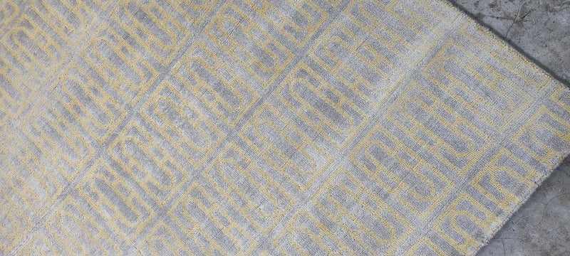 Anishka Clarke Light Gold Modern Hand-Knotted Rug 5.6x8 | Banana Manor Rug Company