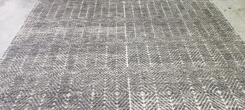 Antony Starr Hand-Knotted Modern Natural and Grey High-Low 8X10 | Banana Manor Rug Company