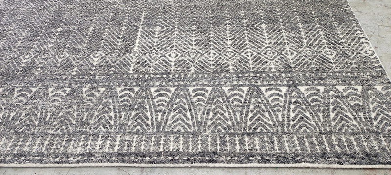 Antony Starr Hand-Knotted Modern Natural and Grey High-Low 8X10 | Banana Manor Rug Company