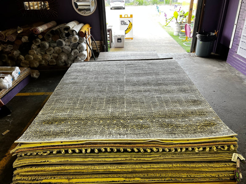 Antony Starr Hand-Knotted Modern Natural and Grey High-Low 8X10 | Banana Manor Rug Company