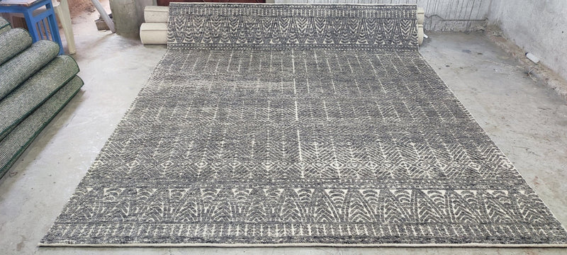 Antony Starr Hand-Knotted Modern Natural and Grey High-Low 8X10 | Banana Manor Rug Company