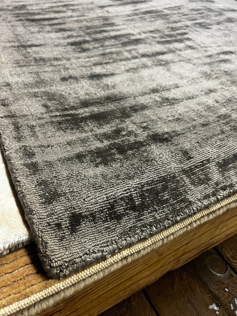 Aunt Em 4.6x6.6 Viscose Rug | Banana Manor Rug Factory Outlet