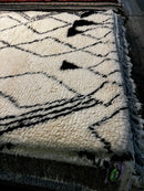 Bakkar 4.3x6.9 White and Black Hand-Knotted Moroccan Style Rug | Banana Manor Rug Factory Outlet