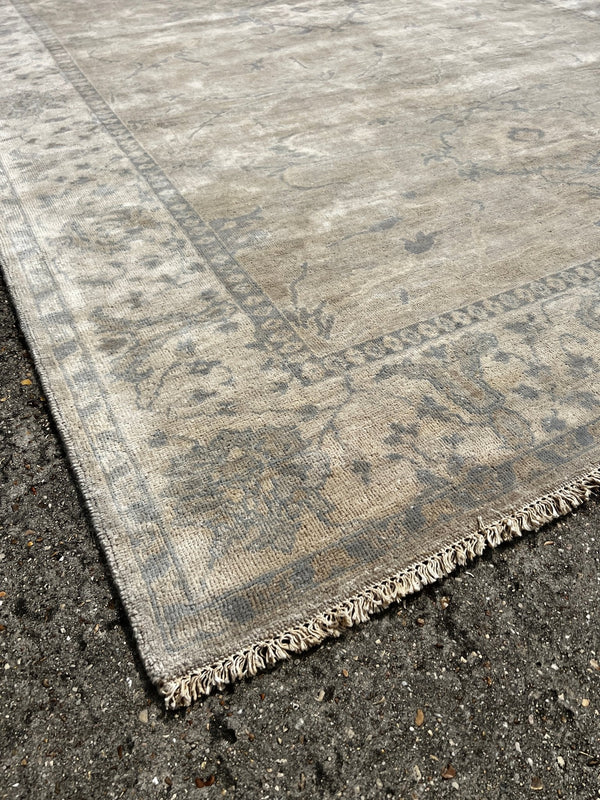 Beyonce 7.9x9.9 Grey and White Hand-Knotted Oushak Rug | Banana Manor Rug Company