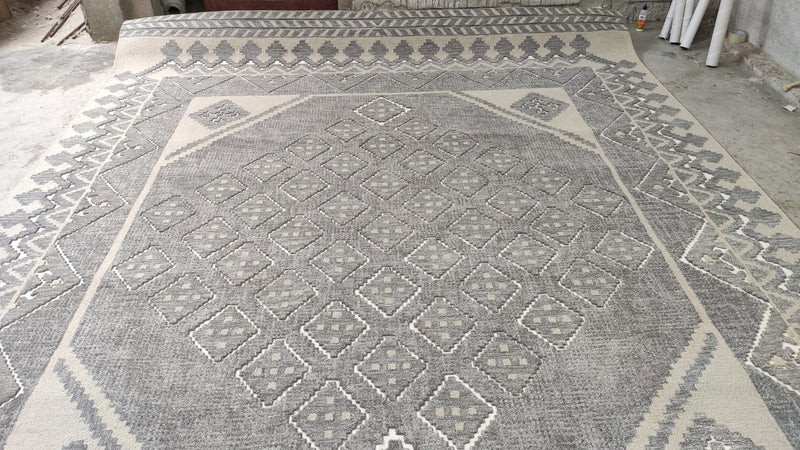 Bijou 10x13 Silver and Grey Hand-Tufted Rug | Banana Manor Rug Company