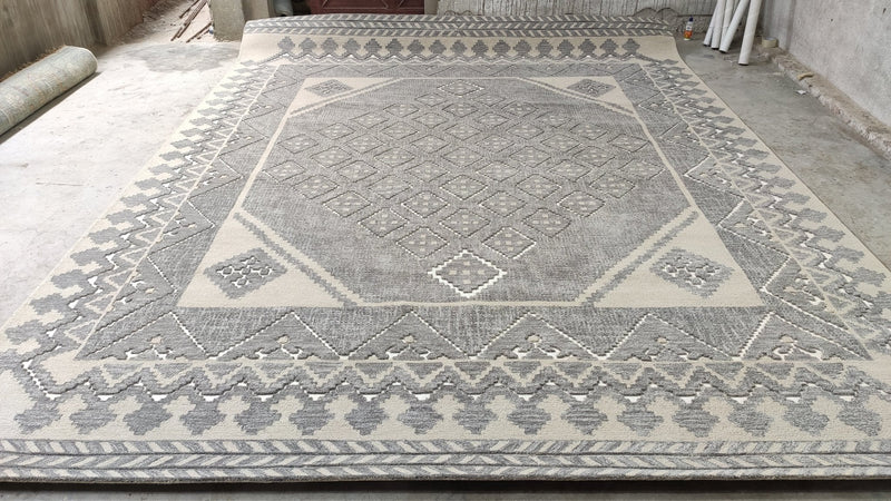 Bijou 10x13 Silver and Grey Hand-Tufted Rug | Banana Manor Rug Company