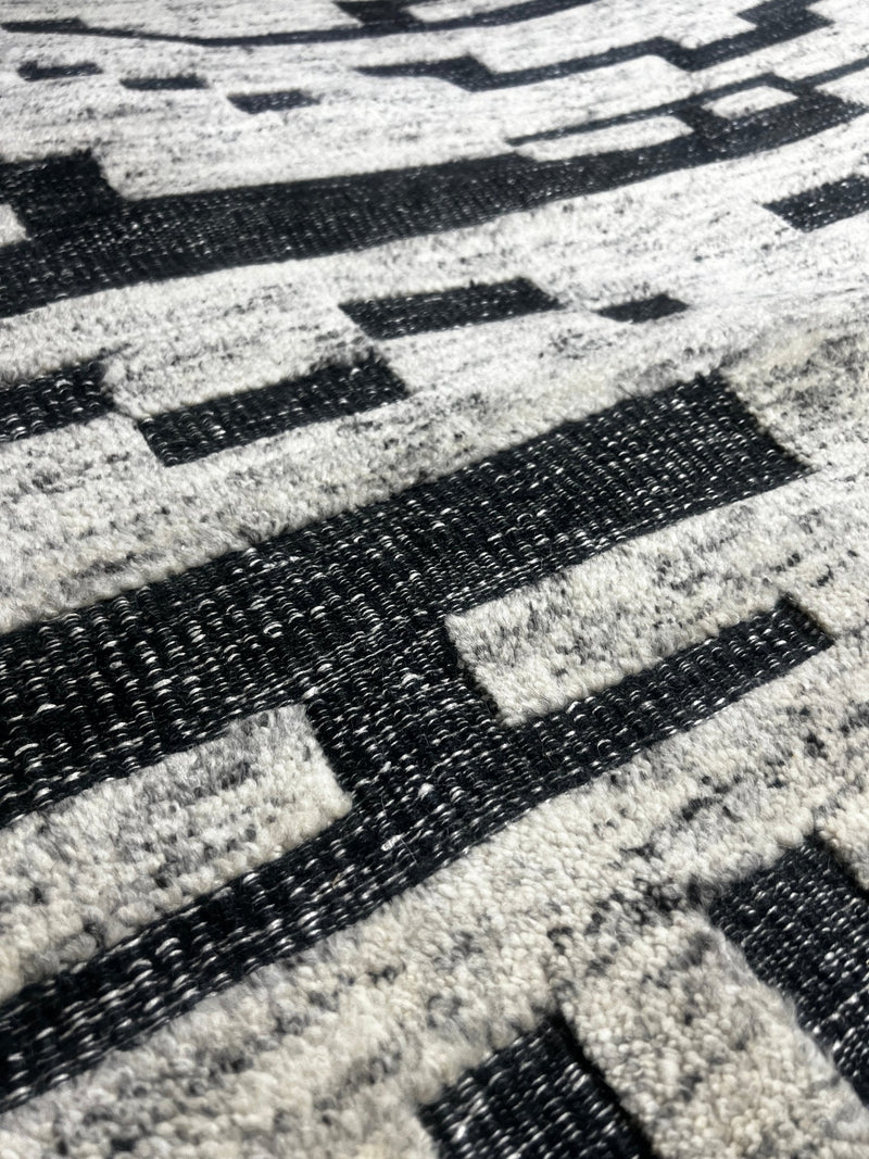 Billy James 5.6x7.6 Hand-Knotted White and Black Modern | Banana Manor Rug Factory Outlet