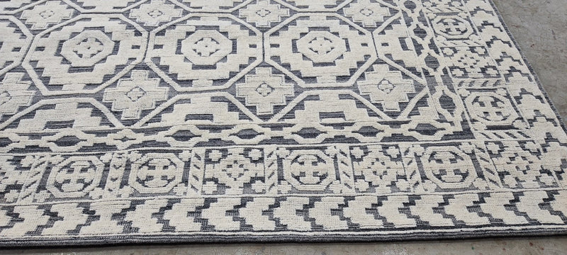 C Note Hand-Knotted Modern Rug Ivory and Dark Grey High-Low 9.3x12 | Banana Manor Rug Company