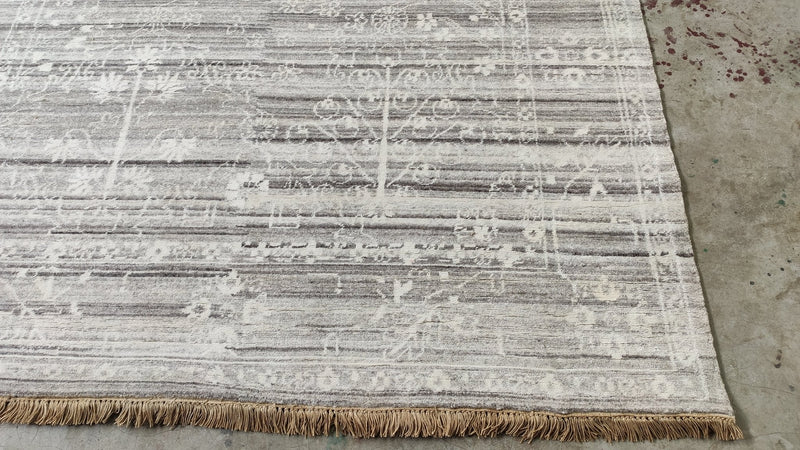 Cecilia 5x7.9 Silver and Grey Oushak Rug | Banana Manor Rug Company