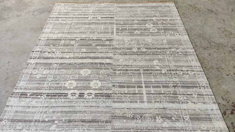 Cecilia 5x7.9 Silver and Grey Oushak Rug | Banana Manor Rug Company