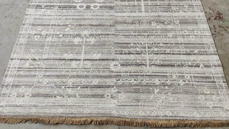 Cecilia 5x7.9 Silver and Grey Oushak Rug | Banana Manor Rug Company