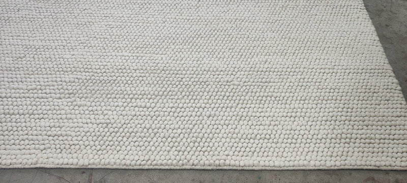 Charles Dibdin Handwoven Wool Durrie Ivory Loop ball 7.6x10 | Banana Manor Rug Company