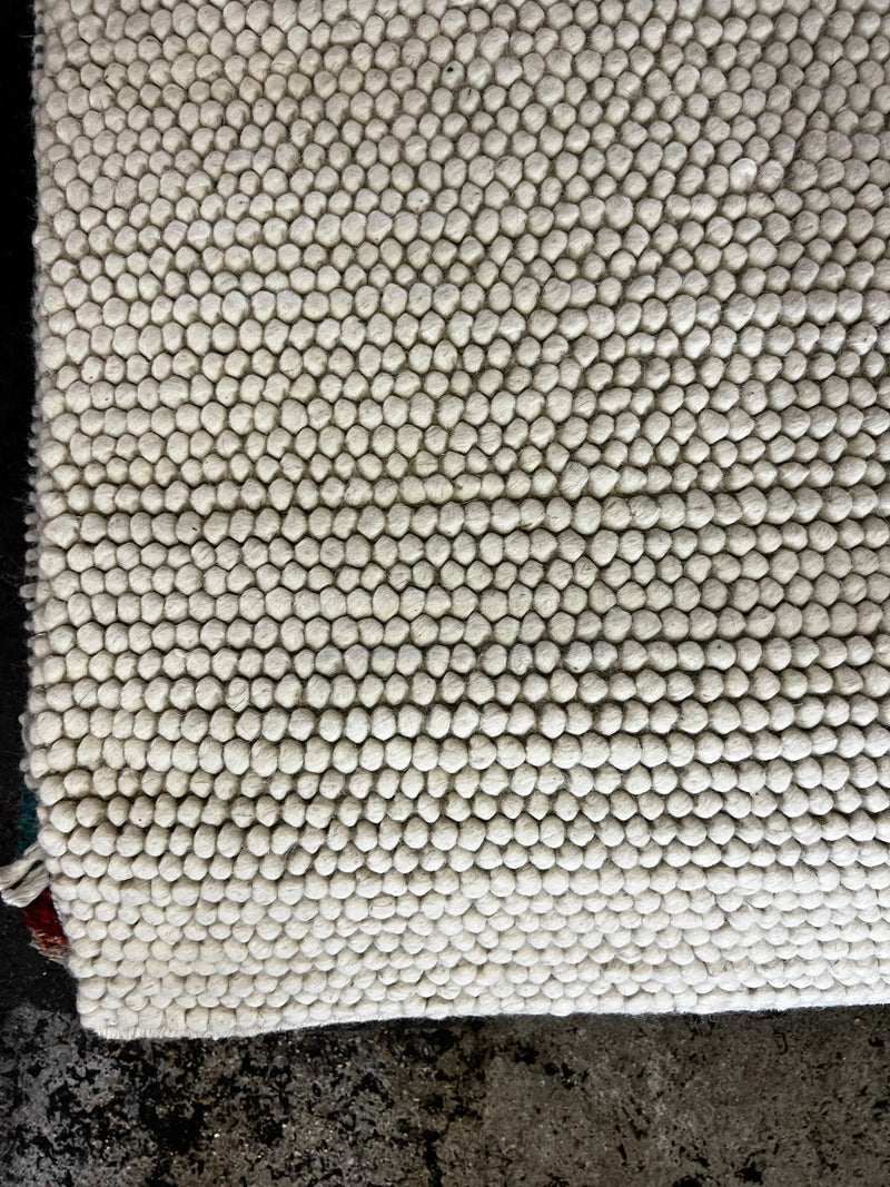 Charles Dibdin Handwoven Wool Durrie Ivory Loop ball 7.6x10 | Banana Manor Rug Factory Outlet