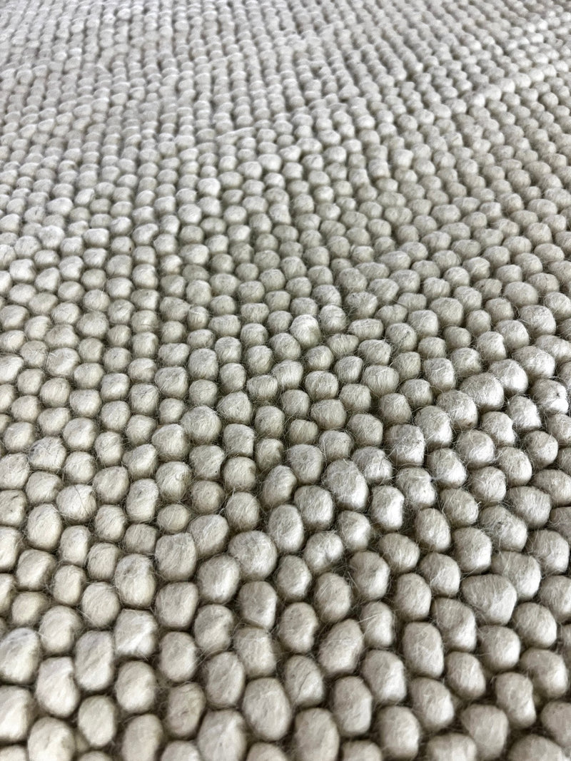 Charles Dibdin Handwoven Wool Durrie Ivory Loop ball 7.6x10 | Banana Manor Rug Factory Outlet