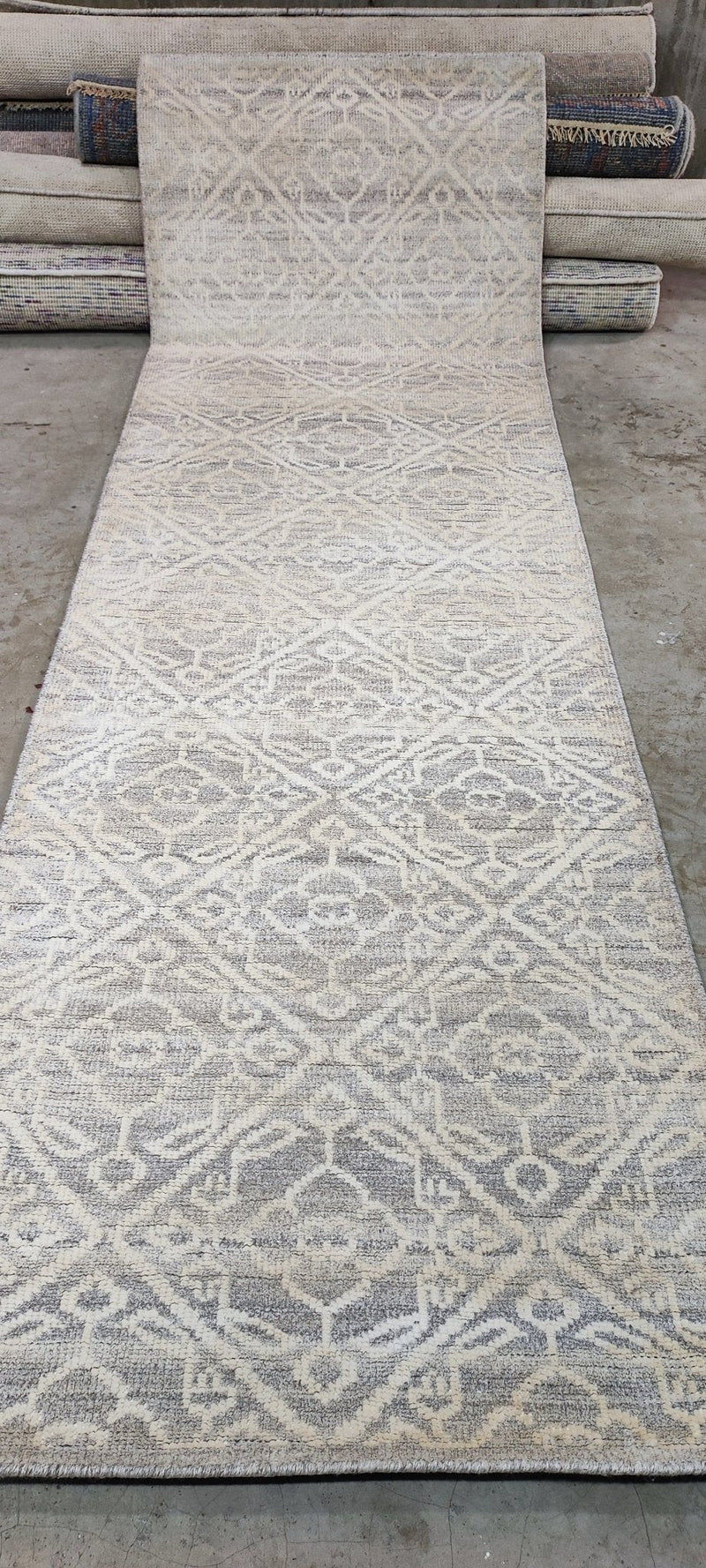 Cheryl Van Duyne Silver and Grey Hand-Knotted Runner 2.9x8.9 | Banana Manor Rug Company