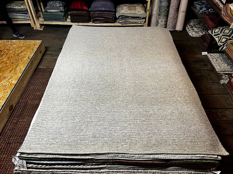 Cimorene 5.3x7.6 Grey Handwoven Soumak Rug | Banana Manor Rug Company