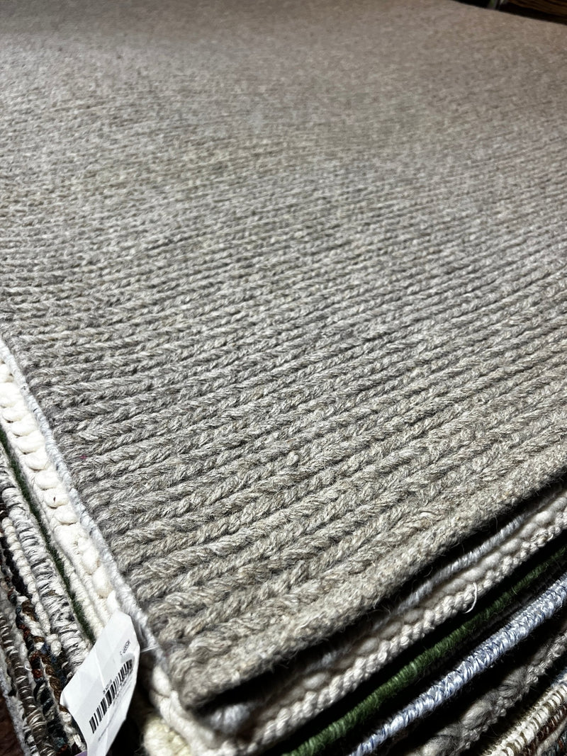 Cimorene 5.3x7.6 Grey Handwoven Soumak Rug | Banana Manor Rug Company