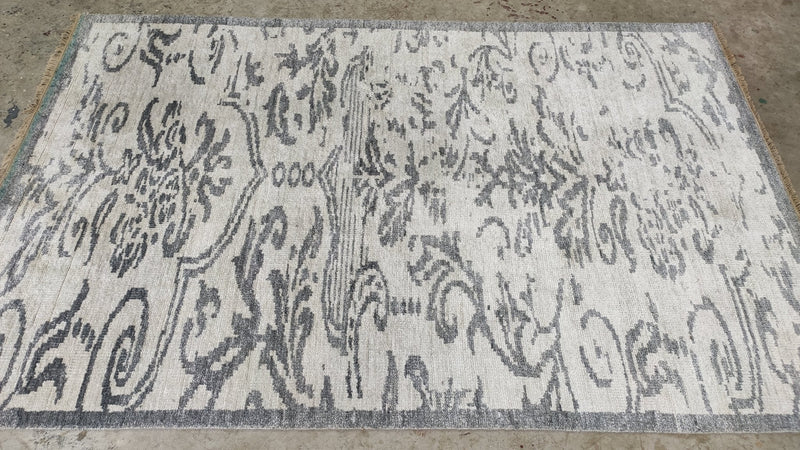 Clementina 5.6x8.6 Silver and Grey Hand-Knotted Rug | Banana Manor Rug Company