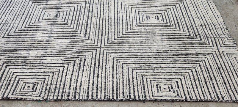 Daniil Strakhov Hand-Knotted Modern Rug Ivory and Grey High-Low 10x14 | Banana Manor Rug Company