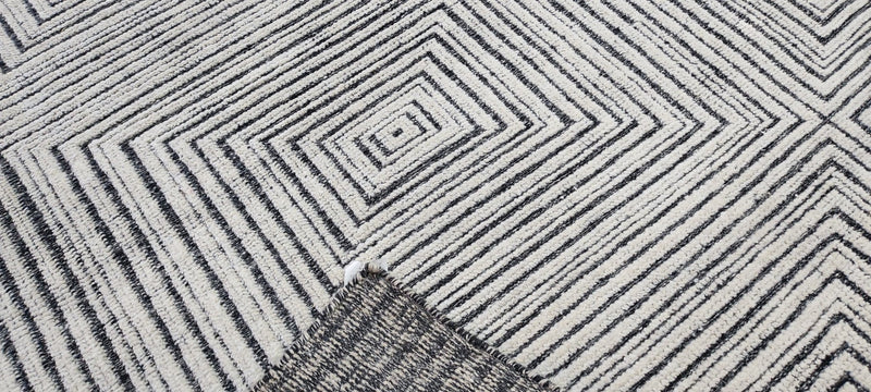 Daniil Strakhov Hand-Knotted Modern Rug Ivory and Grey High-Low 10x14 | Banana Manor Rug Company