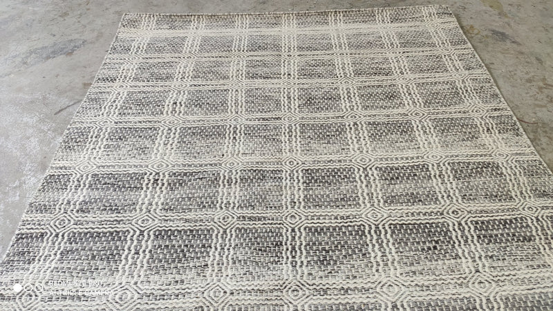 Elliot Easton 5x7.3 Gray and White Handwoven Durrie Rug (Multiple Colors) | Banana Manor Rug Company