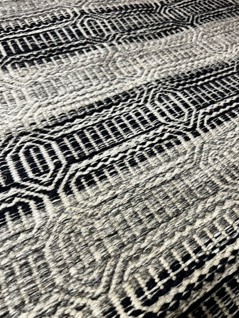 Elliot Easton 5x7.3 Gray and White Handwoven Durrie Rug (Multiple Colors) | Banana Manor Rug Company