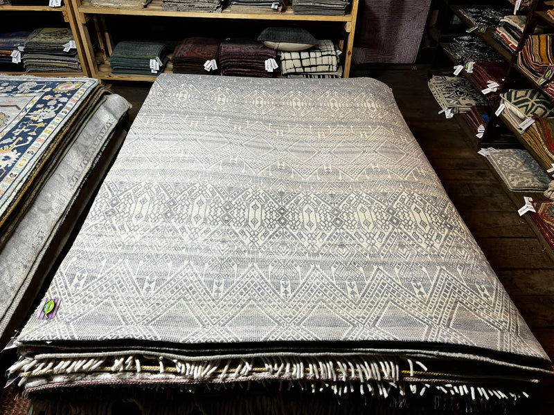 Erm 5.3x7.6 Grey Looped Ball Handwoven Durrie Rug | Banana Manor Rug Factory Outlet