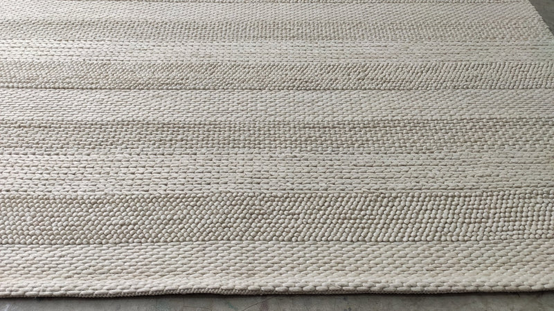 Fozzi White Handwoven Soumak Rug (Multiple Sizes) | Banana Manor Rug Company