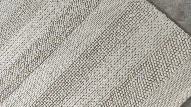 Fozzi White Handwoven Soumak Rug (Multiple Sizes) | Banana Manor Rug Company