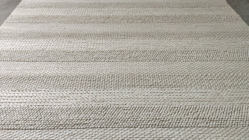 Fozzi White Handwoven Soumak Rug (Multiple Sizes) | Banana Manor Rug Company