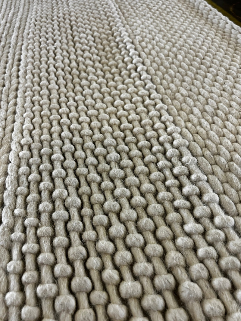 Fozzi White Handwoven Soumak Rug (Multiple Sizes) | Banana Manor Rug Factory Outlet