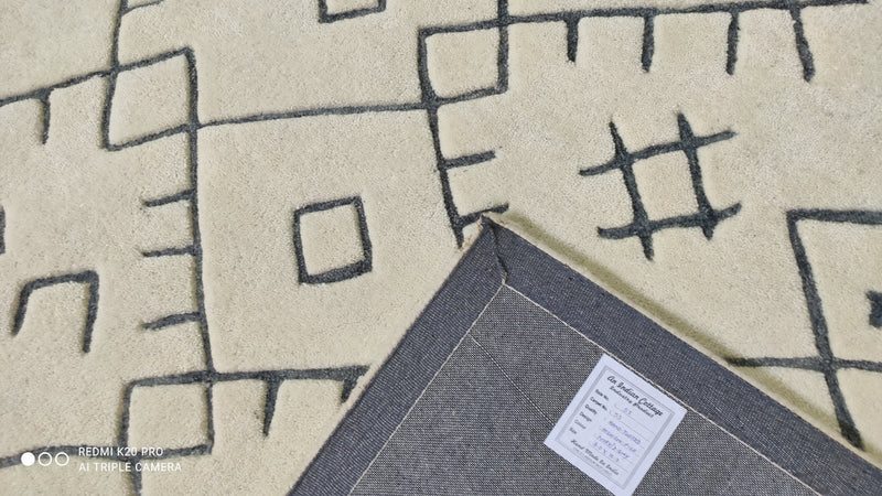 Glenn Campbell 8x10 Ivory and Beige Hand-Tufted Rug | Banana Manor Rug Company