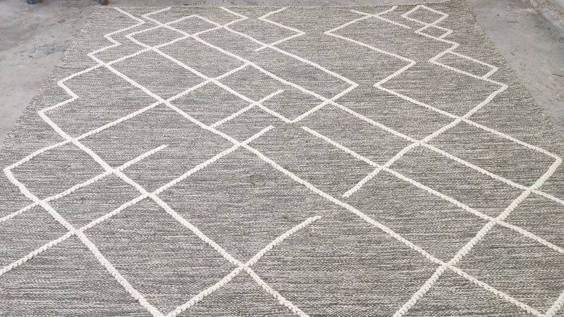 Grey and White Handwoven Modern Durrie Rug (Multiple Sizes) | Banana Manor Rug Company