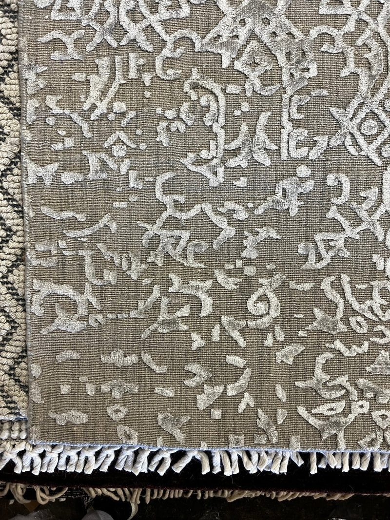 Hel-Loh "Annyong" Bluth 6.6x9.9 Silver Viscose Handwoven Rug | Banana Manor Rug Company