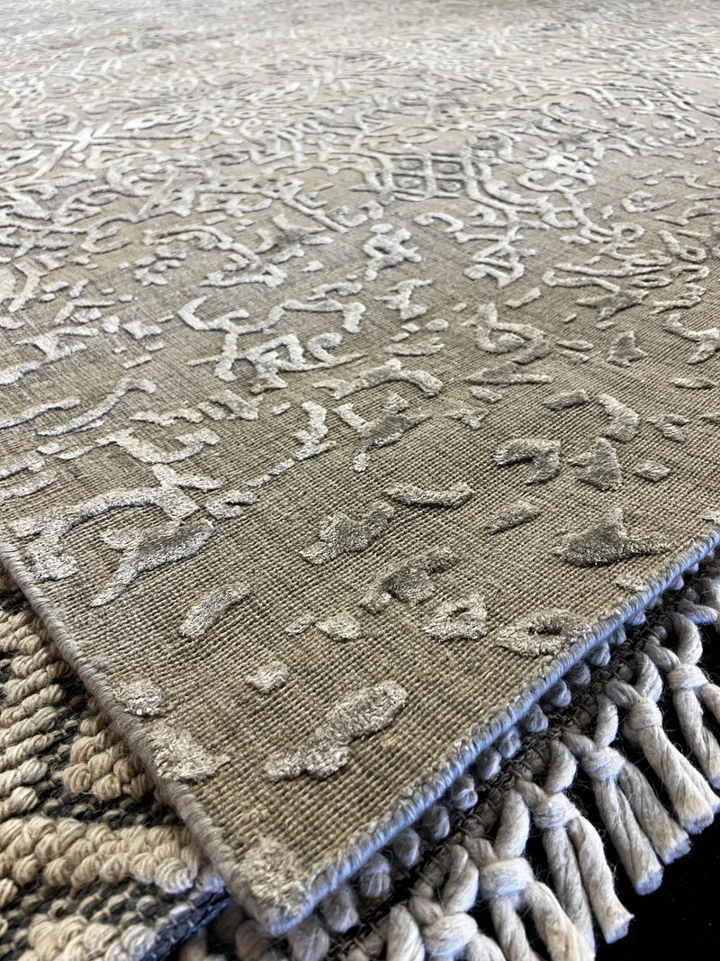 Hel-Loh "Annyong" Bluth 6.6x9.9 Silver Viscose Handwoven Rug | Banana Manor Rug Company